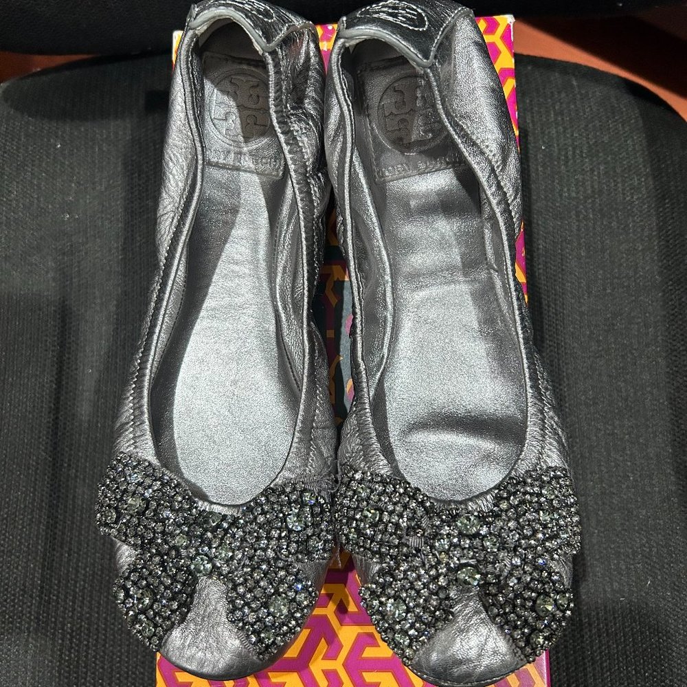 Tory Burch Eddie Metallic Flats Size 9